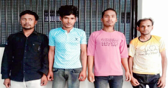 ভারত থেকে অনুপ্রবেশের সময় চার বাংলাদেশীকে আটক করেছে বিজিবি