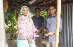 বীরগঞ্জে সংগ্রামী ফাতেমার ঘরে ইউএনও