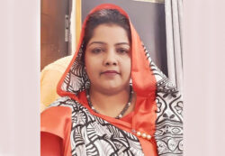 চিরিরবন্দরে ডিবি পুলিশের হাতে আটক আওয়ামী লীগ নেত্রী